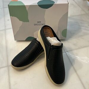 NIB Earth Origins black perforated leather slip on sneakers. New in box. Sz 8.5.